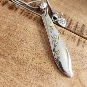 1957 silverplated engraved pendant necklace with yellow gemstones
